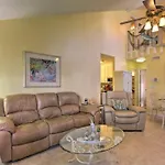 Cheerful 1-Bedroom Townhouse With Spacious Loft