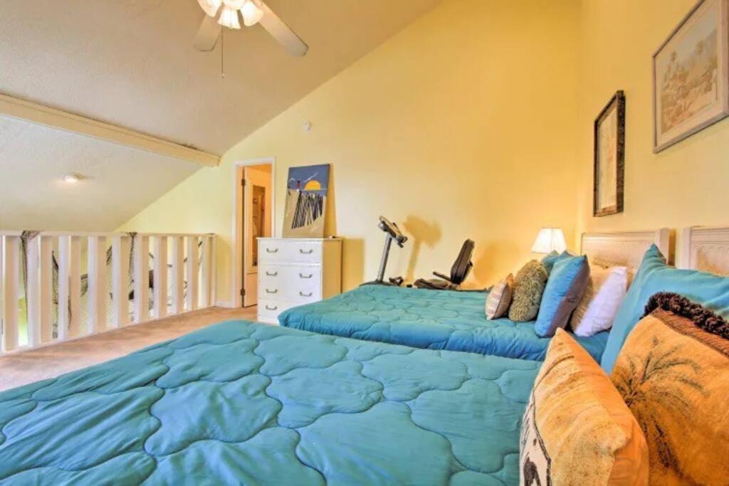 Cheerful 1-bedroom Townhouse With Spacious Loft