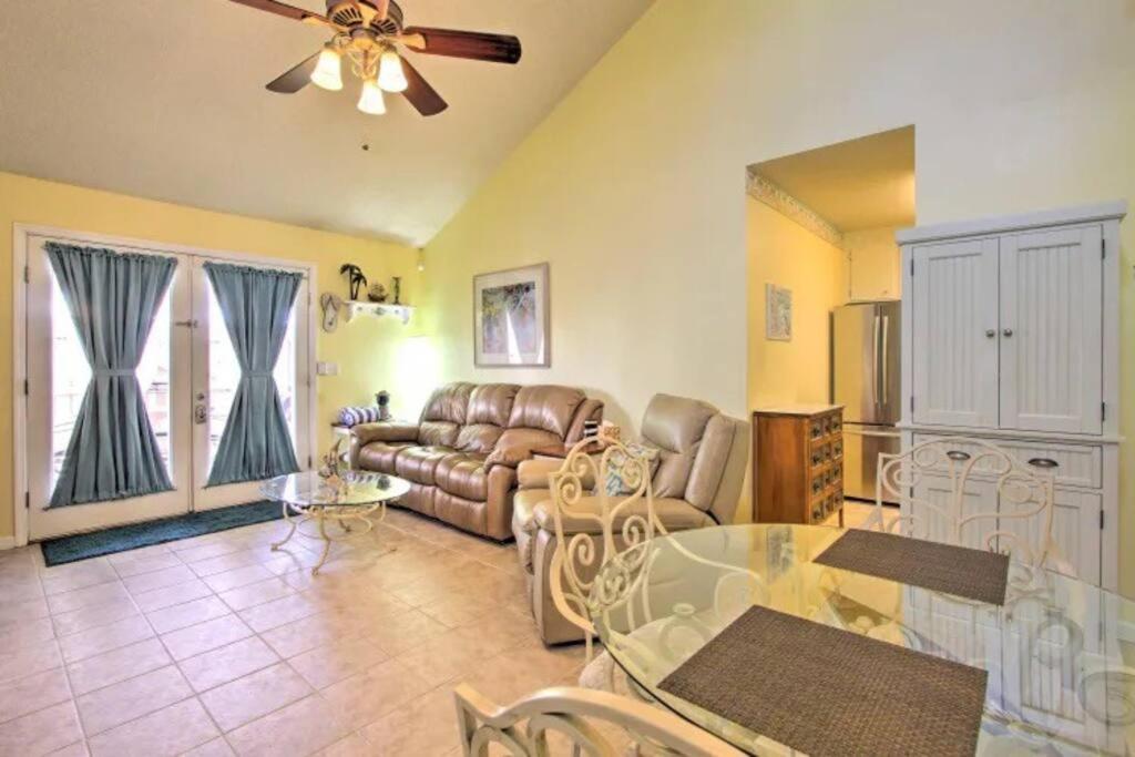 Cheerful 1-bedroom Townhouse With Spacious Loft *